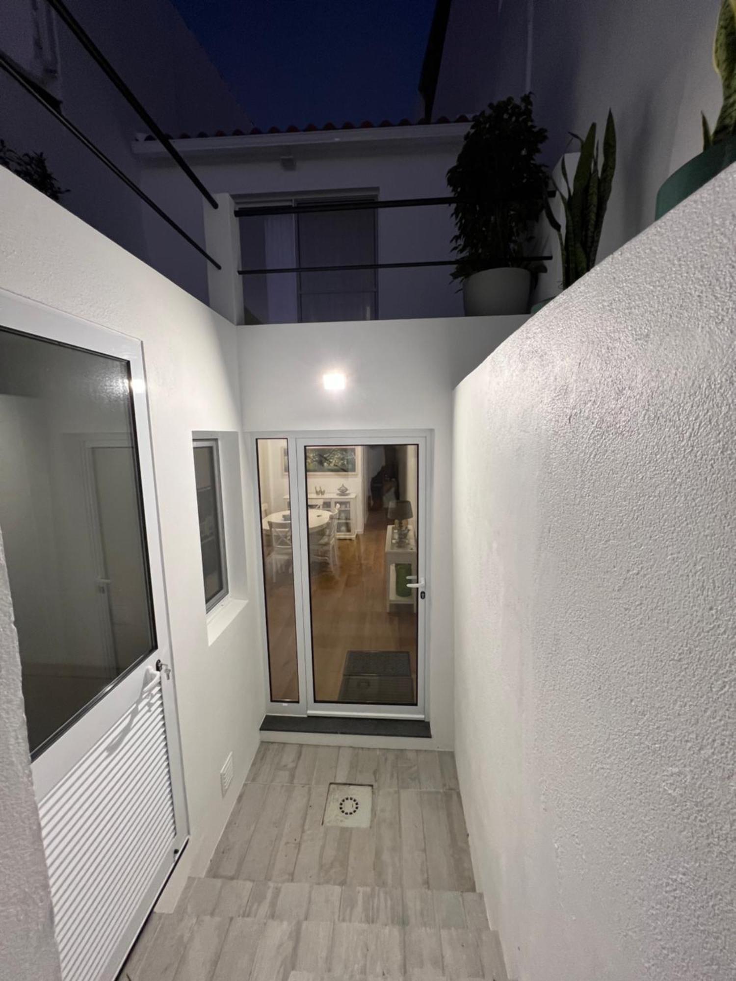 Urban 41 Guest House Ponta Delgada  Bagian luar foto